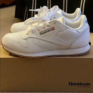 Woman’s/Juniors Reebok classics